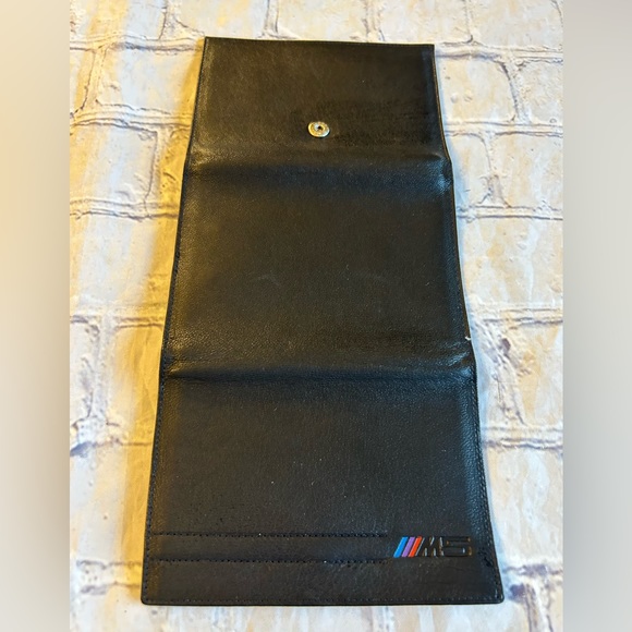 AMIE BLACK LEATHER TRIFOLD WITH KEY ATTACHMENT MENS WALLET - Picture 7 of 7